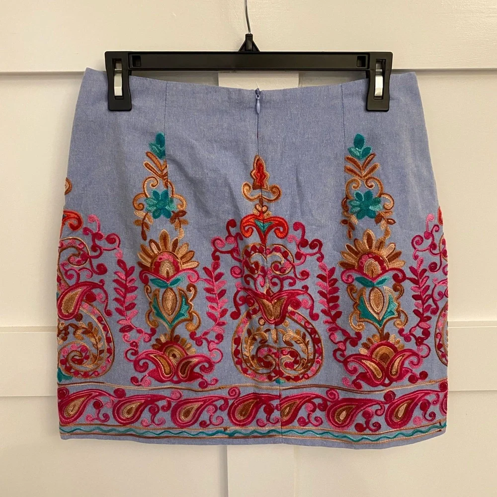 Entro Medium‎ skirt with embroidery - Picture 2 of 5